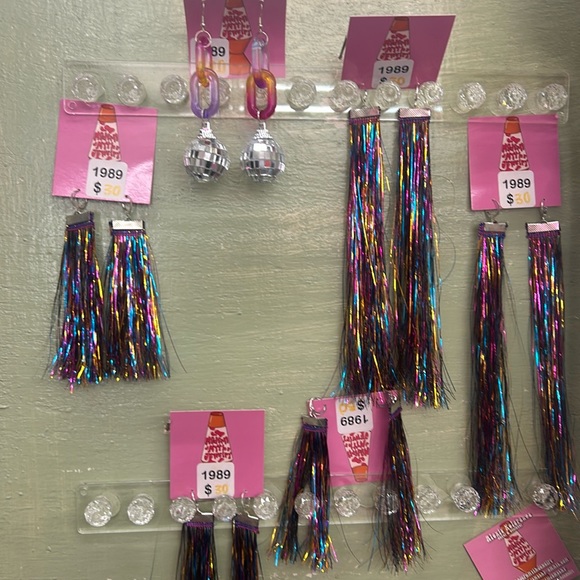 Jewelry - Tinsel earrings